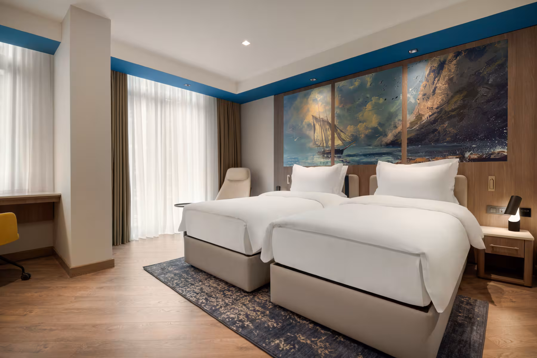 Classic King Room with City View 4